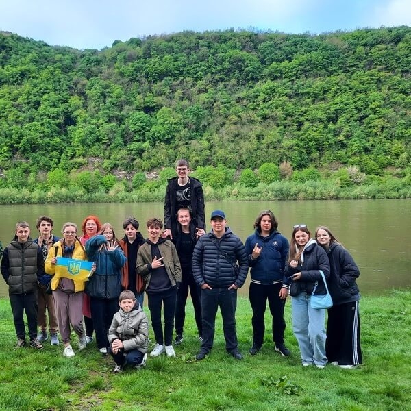 зображення дітей на відпочинку