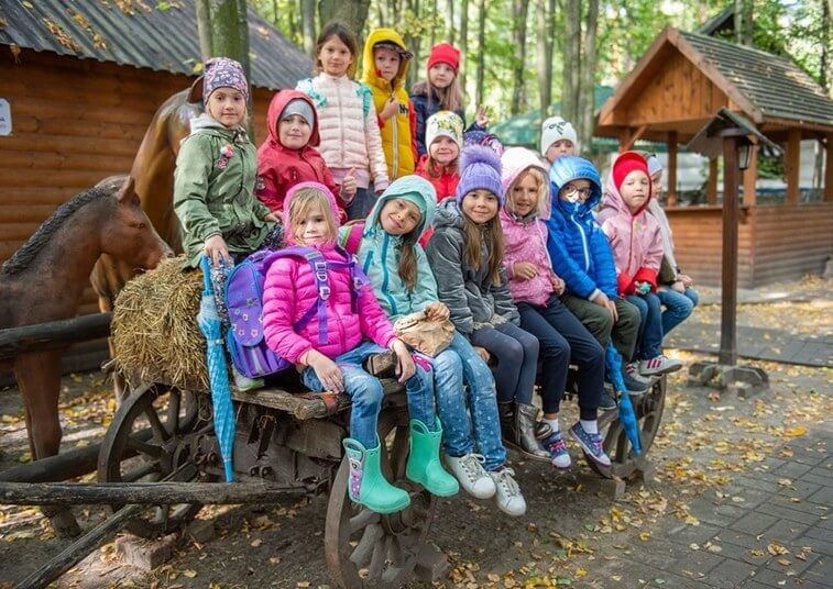 зображення дітей на відпочинку