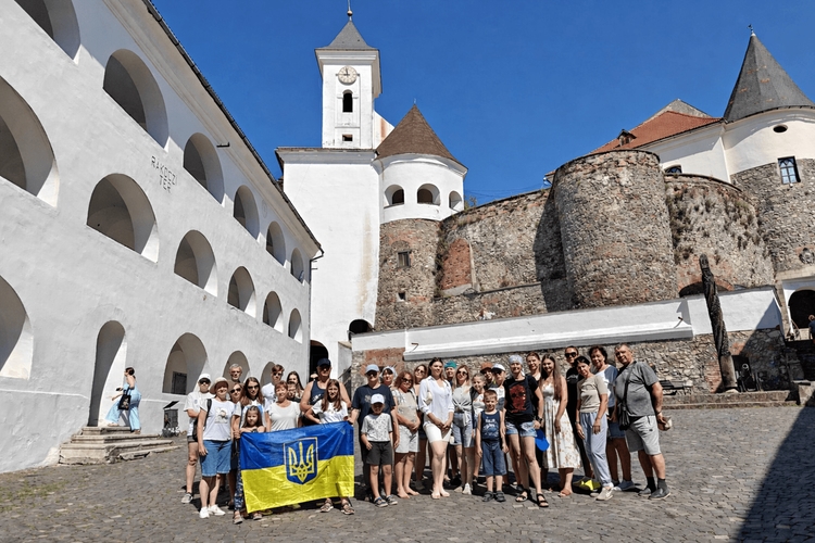 зображення дітей на відпочинку
