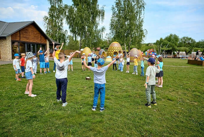 зображення дітей на відпочинку