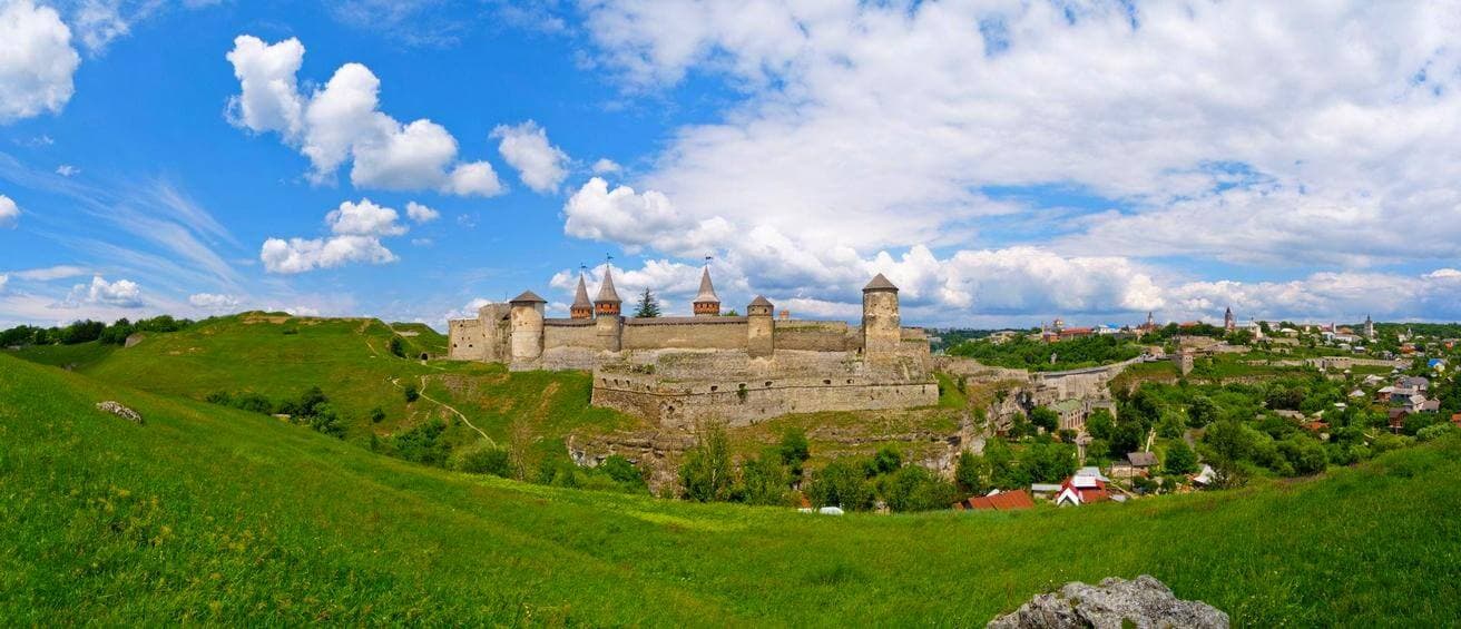 Кам'янець-Подільський зі школою: замок, фортеця і що ще побачити